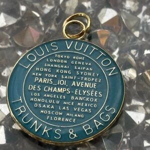 💙💛 Louis Vuitton Trunks & Bags Blue and Gold Pendant